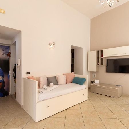 Apartment With Sea View With 2 Lifts Above Montesanto! Napoli Eksteriør bilde