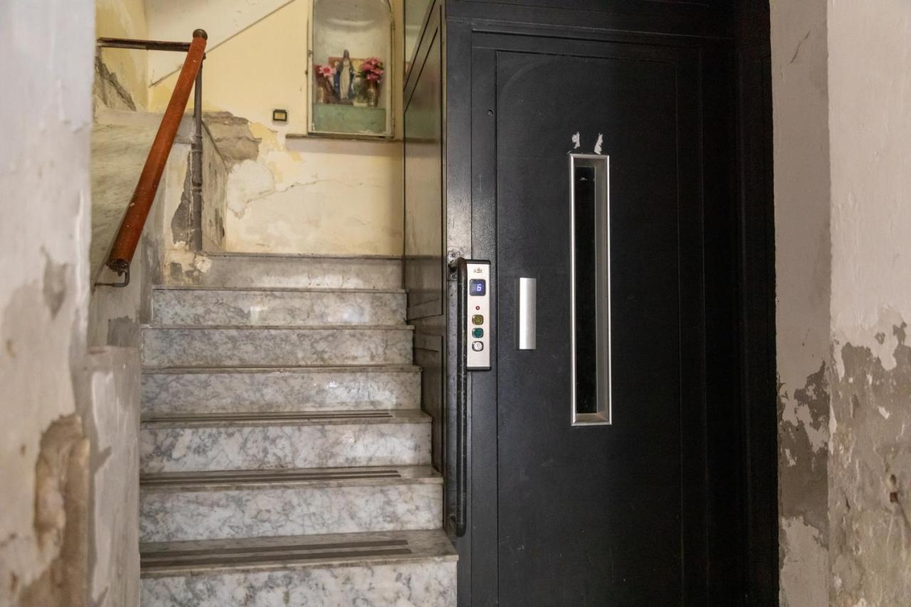 Apartment With Sea View With 2 Lifts Above Montesanto! Napoli Eksteriør bilde