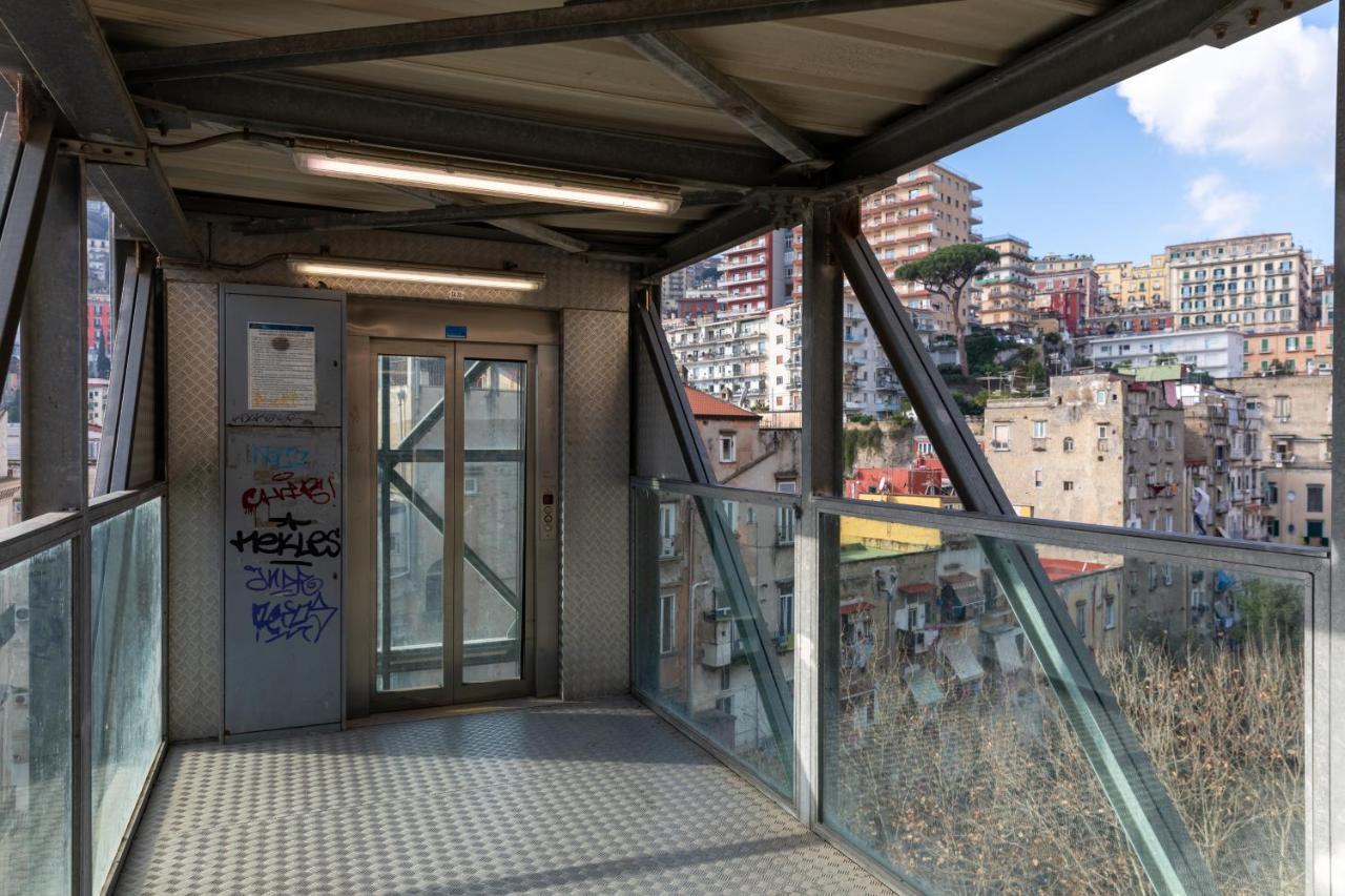 Apartment With Sea View With 2 Lifts Above Montesanto! Napoli Eksteriør bilde