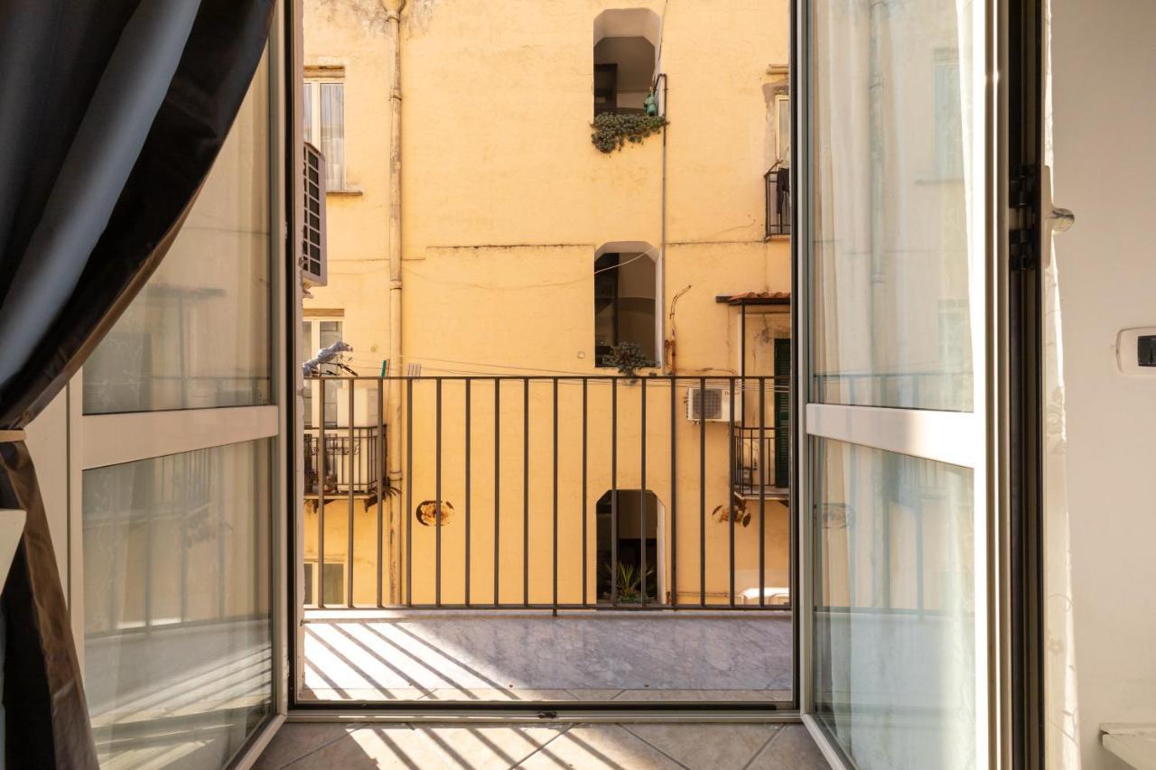Apartment With Sea View With 2 Lifts Above Montesanto! Napoli Eksteriør bilde
